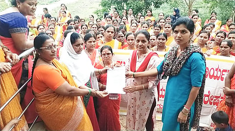 NVL PROTEST ANGANWADI