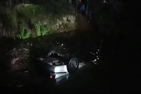 Car (5)