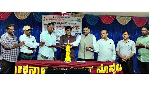 Recently, dignitaries launched Smart Education in Loknath High School.
