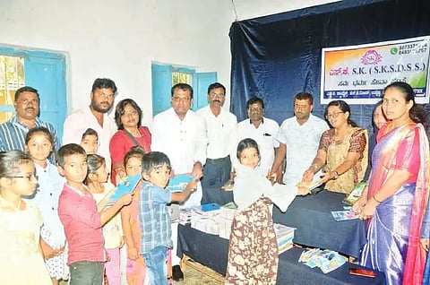 book distributionalli