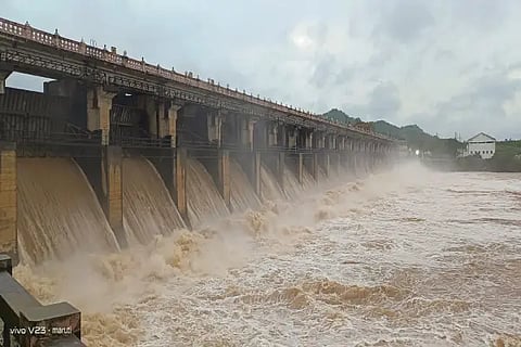 tunga river 21 gate open
