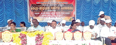 ಫೋಟೋ ಶೀರ್ಷಿಕೆ 18 ಸಿಆರ್ ಪಿ 1 ಬಿ