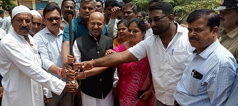RMGM-Ph-001-MLA - IQbal - Husain - Road Charandi Guddali pooje Ramanagara-31-7-2023