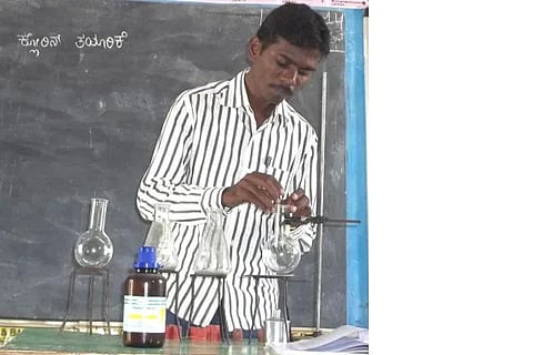 ಪ್ರಭಾರ ಮುಖ್ಯಶಿಕ್ಷಕ