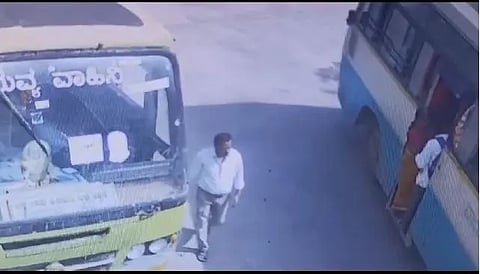 Bus (1)