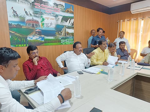 Amrita Urban Development Project Minister Chaluvarayaswamy Meeting