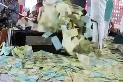 Money F