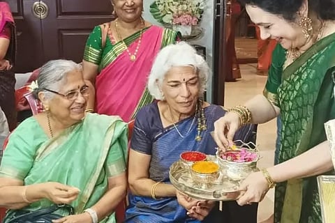 Prime Minister of the United Kingdom Rishi Sunak's mother is Usha Sunak (3)