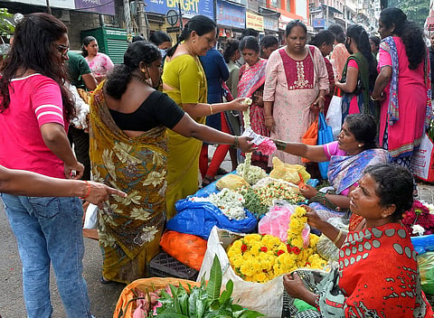 Raghu_16_Festival_Shopping_@_Malleshwaram (1)