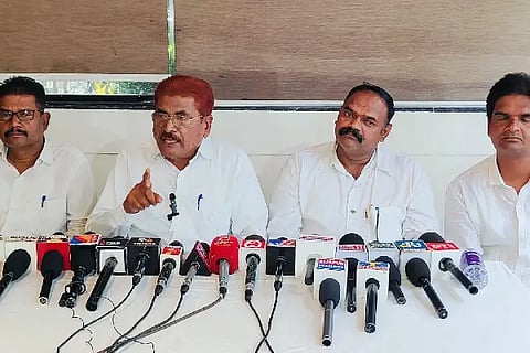 S M PATIL GANIHAR PRESS MEET