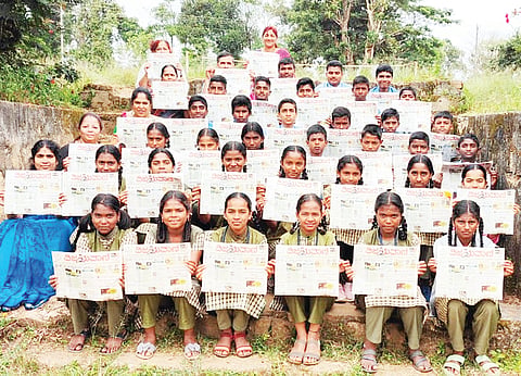 sep04 ss 5 handling school vijsyavani vitarane