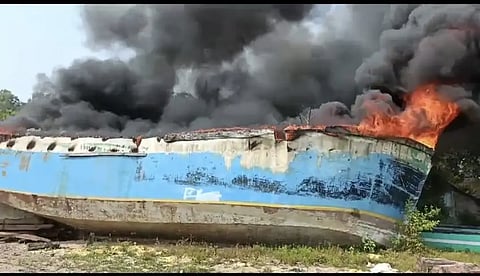 Fire-for-boat.