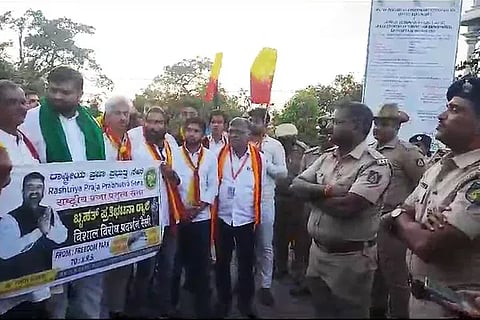 Protest (1)