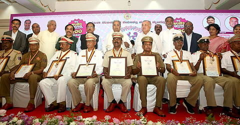 Raghu_24_Shakti_Scheme_Celebrations_@_Vidhana_Soudha (5)