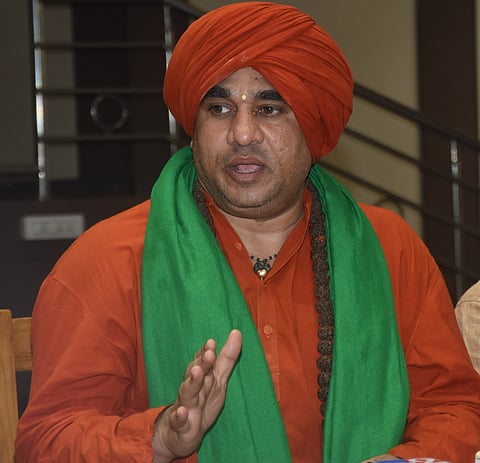 11 Dwd 2 (Shree Basava jaya mrutyunjay swamiji)