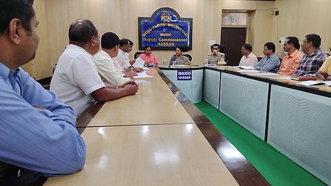 ನೌಕರರು ಜವಾಬ್ದಾರಿ ಅರಿತು ಕೆಲಸ ಮಾಡಲಿ:ಜಿಲ್ಲಾಧಿಕಾರಿ ಸತ್ಯಭಾಮಾ ಸೂಚನೆ