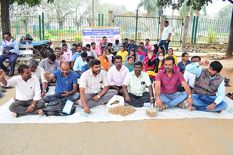 Guest lecturer protest Mandya