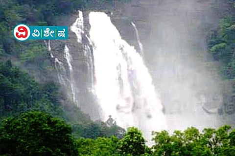 Tour Place