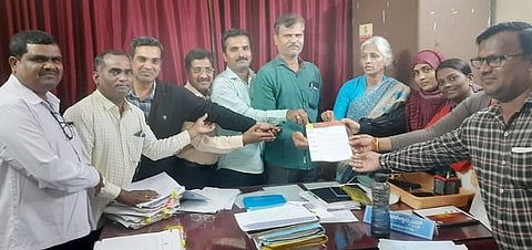 High School Teachers Sangh Memorandum