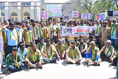 Auto drivers protest mandya