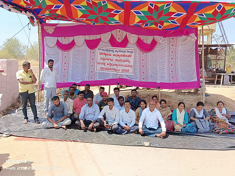 Non teaching staff protest mandya