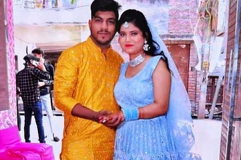 delhi Couple