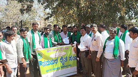 raitha sangha protest