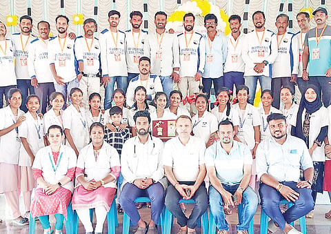 ಸಿದ್ದಾಪುರದಲ್ಲಿ ಆಯೋಜಿಸಿದ್ದ ಆರೋಗ್ಯ ಶಿಬಿರ ನಡೆಸಿಕೊಟ್ಟ ತಂಡ.