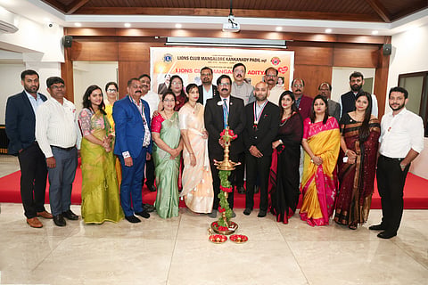 mng-21mar-lions