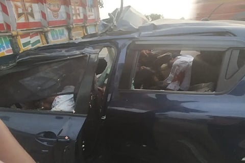 road accident 5 people end life in hyderabad