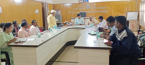 child labour tahsildara Vittal chougala meeting with officersin Koppal