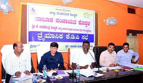taluku panchayat KDP meeting in Koppal MLA Raghavendra Hitnal officers