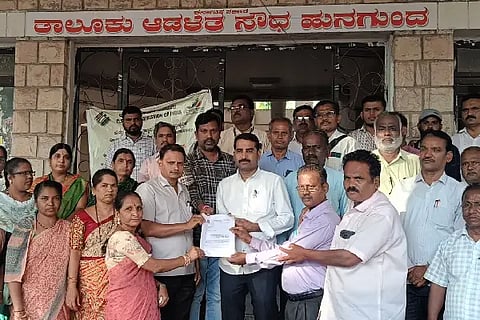 19 HND MANVI