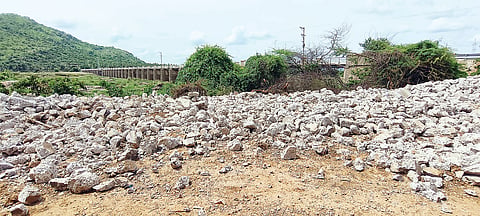 ಕಬ್ಬಿಣ ಬೇರ್ಪಡಿಸಿ ಮಾರಾಟ!