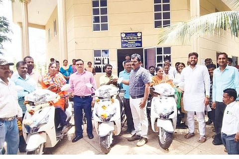Hadagali Handicapts