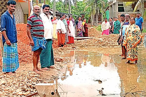Sasvehalli, Drainage, Construction, Protest,