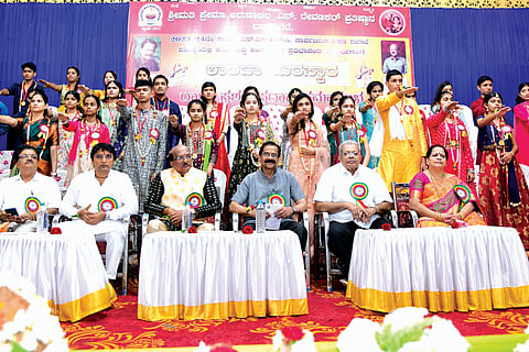 dvg-sharada-puraskara-16.jpg
