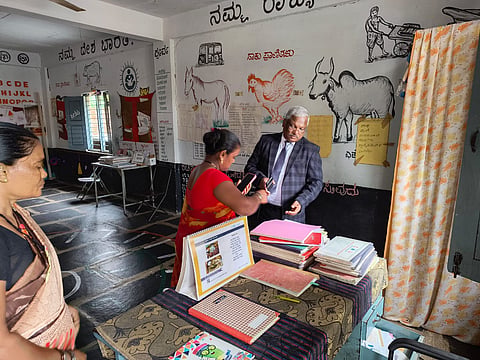 district judge koppal Chandrashekhar visits anganavadi