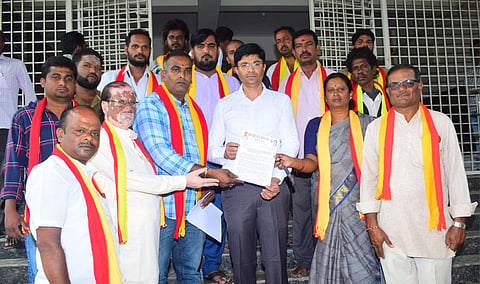Kannada Sene workers Protest Mandya
