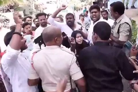 ವಿಜಯವಾಣಿ (38)