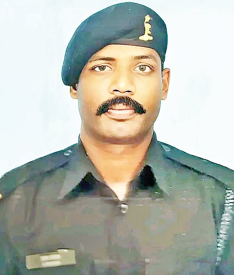 ಸರ್ಕಾರಿ ಗೌರವದೊಂದಿಗೆ ಯೋಧನ ಅಂತ್ಯಕ್ರಿಯೆ