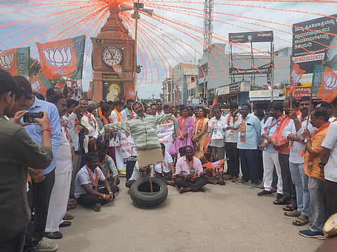 koppal bjp protest congress leader rahul gandhi