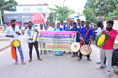 Dalit Sangharsh Committee workers protest Mandya