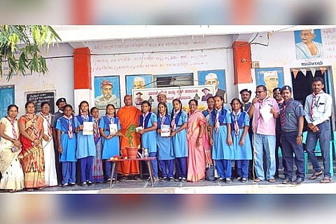 Sindhanour gita-gayana competation