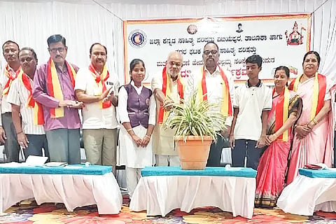 Suresh Desai, Charity Lecture, Hemaraddi Mallamma Mangala Office, Vijayapura, Writer, Indira Bidari,