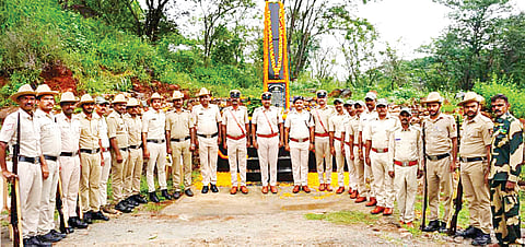ಹನೂರಿನಲ್ಲಿ ಪೊಲೀಸ್ ಹುತಾತ್ಮರ ದಿನಾಚರಣೆ