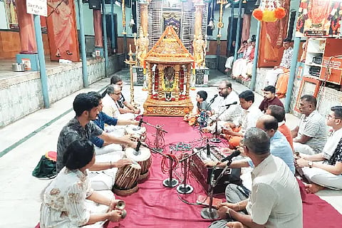 Kin_Bhajane