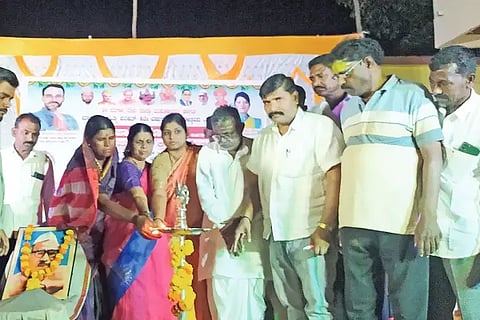 Let the youth make good use of mobile