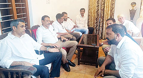 ಹಂಸ ಕುಟುಂಬಸ್ಥರಿಗೆ ಶಾಸಕ ಎ.ಎಸ್. ಪೊನ್ನಣ್ಣ ಸಾಂತ್ವನ