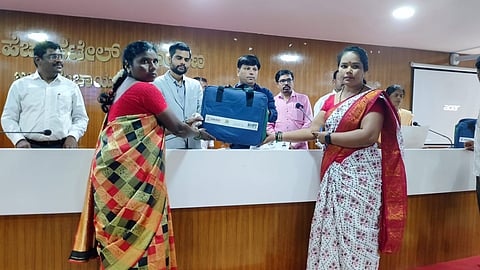 district koppal zp ceo koppal rahul ratnam pandey meeting